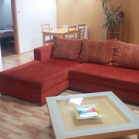 Central Apartman Шопрон Екстер'єр фото
